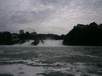 Blick von der Terrasse des Schlößli aus auf den Rheinfall