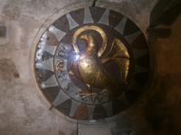 Die vergoldeten Bronzescheiben in der Krypta des Münsters von Konstanz