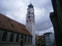 Der Kirchturm der evang. Stadtpfarrkirche