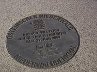 Plakette für das Rheintal als UNESCO-Welterbe beim Niederwald-Denkmal