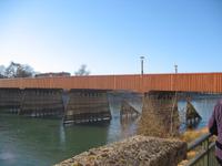 Rote Brücke über den Inn