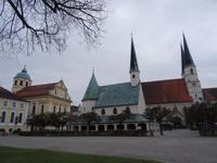 5-20- Kapellplatz mit Gnadenkapelle Altötting