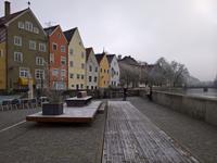 Landsberg am Lech mit Uferpromenade.