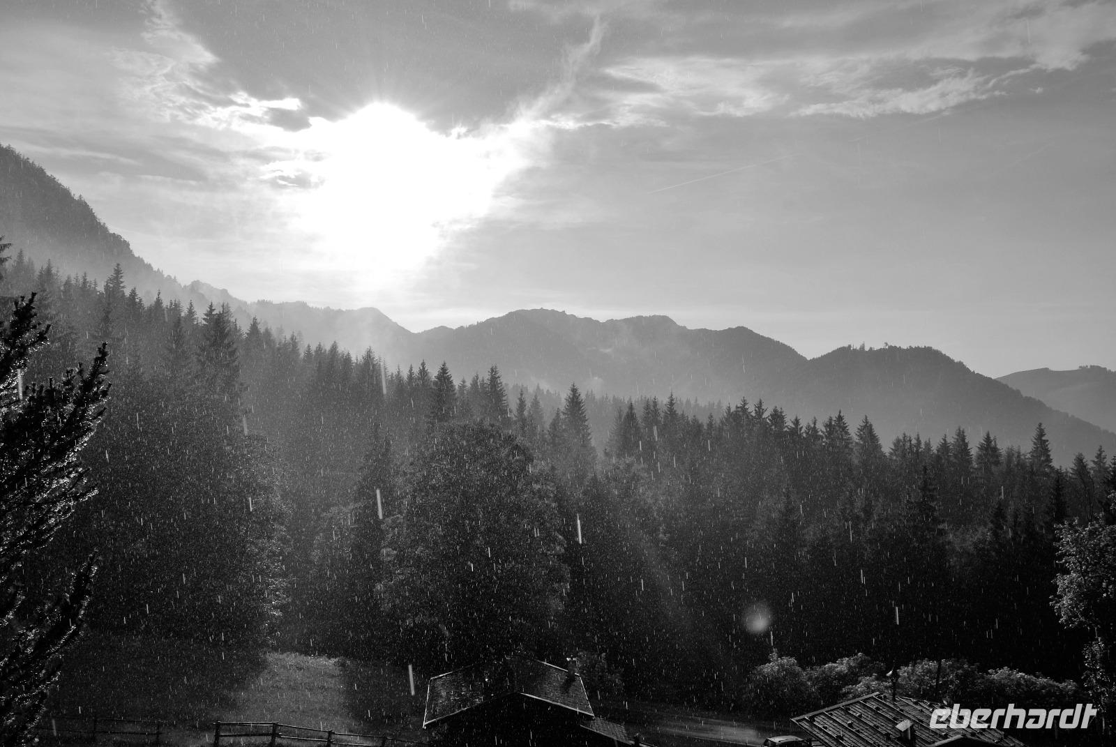 Sonne und Regen auf der Raffner Alm