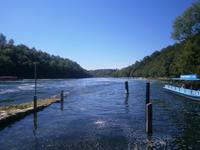Der Rhein fließt hier Richtung Süden nach, Basel