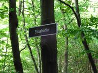 Eliashöhle bei der Wanderung auf dem Holzweg