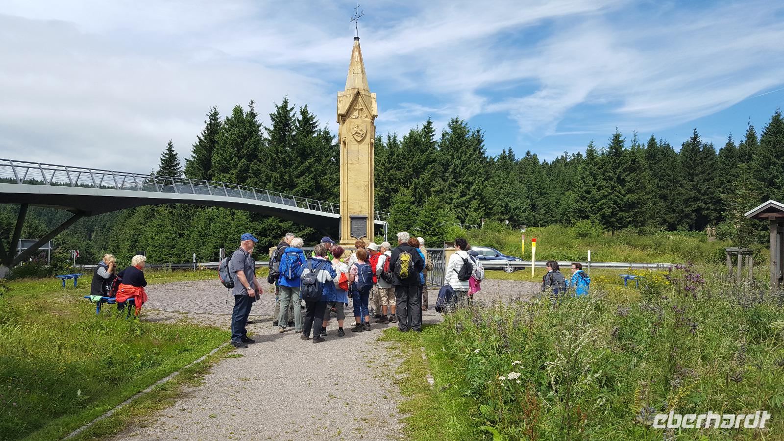 Obelisk am Rondell bei Oberhof