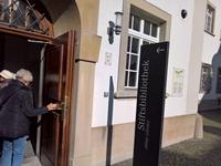 Eingang in die weltberühmte Stiftsbibliothek von St. Gallen.