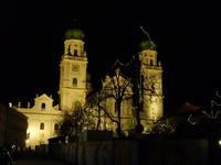Dom zu Passau bei Nacht