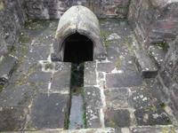 Besuch in Fraurombach: historische überdachte Dorfquelle