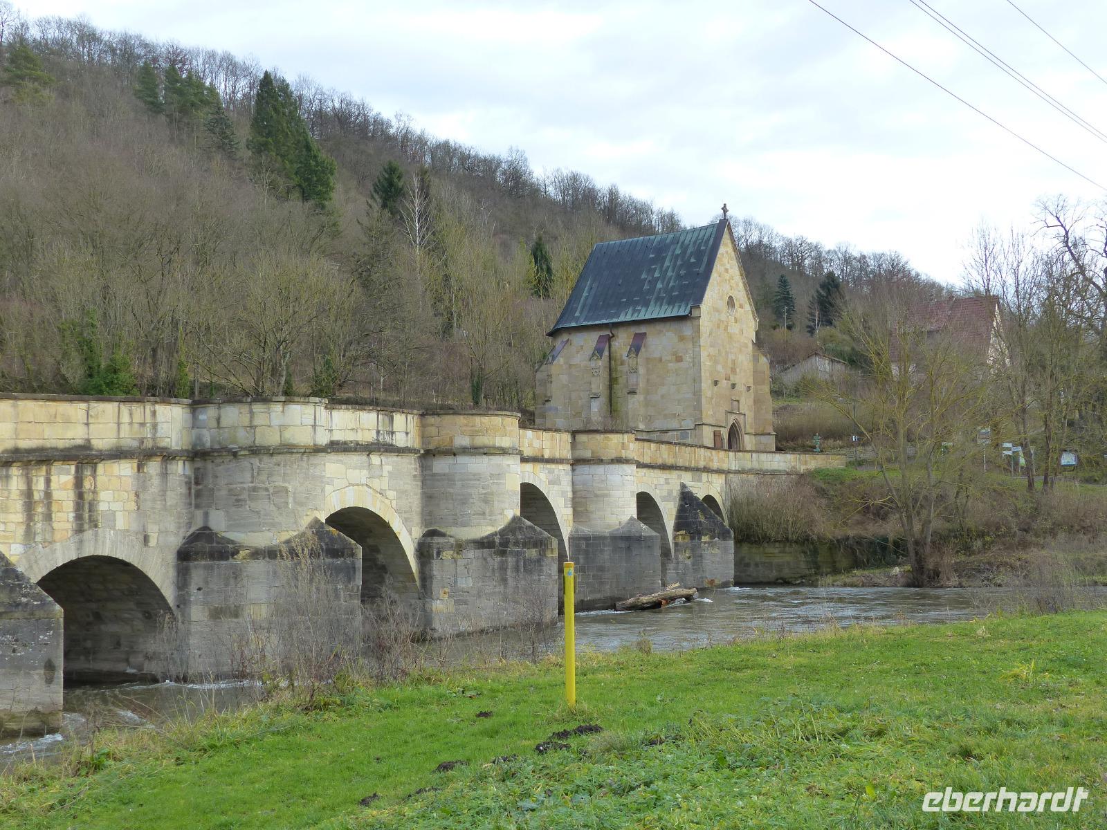 historische Werrabrücke Creuzburg mit Liboriuskapelle