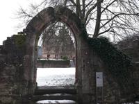 Blick aus dem Kloster zum Schloss Hirasu