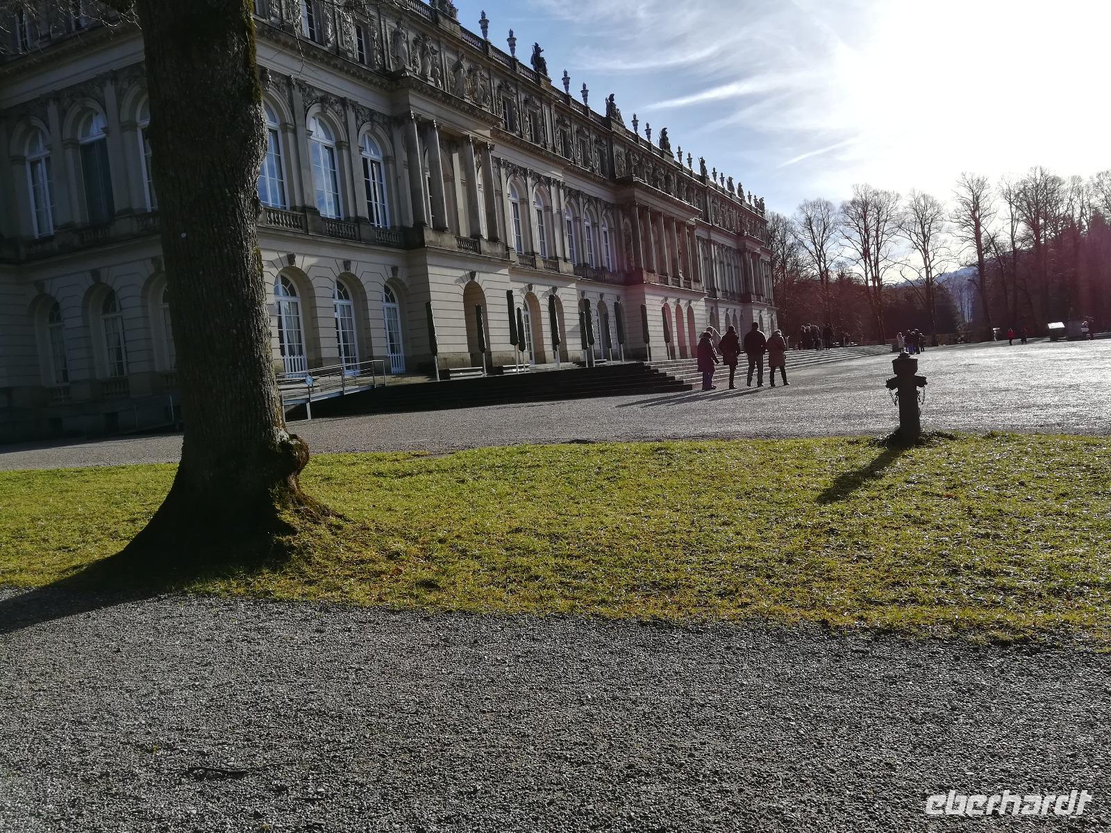 Vor dem Schloß Herrenchiemsee.