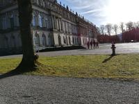 Vor dem Schloß Herrenchiemsee.