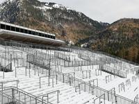 Noch sind die sonst begehrtenTribünenplätze leer.