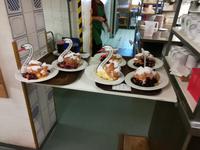 Windbeutel als Schwäne   -   kurz vor ihrem Abflug.