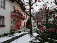 Schöner Baumschmuck zur Weihnachtszeit.