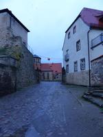 Burg Querfurt, Weg zum Burghof