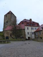 Burg Querfurt, Burghof und großer Bergfried