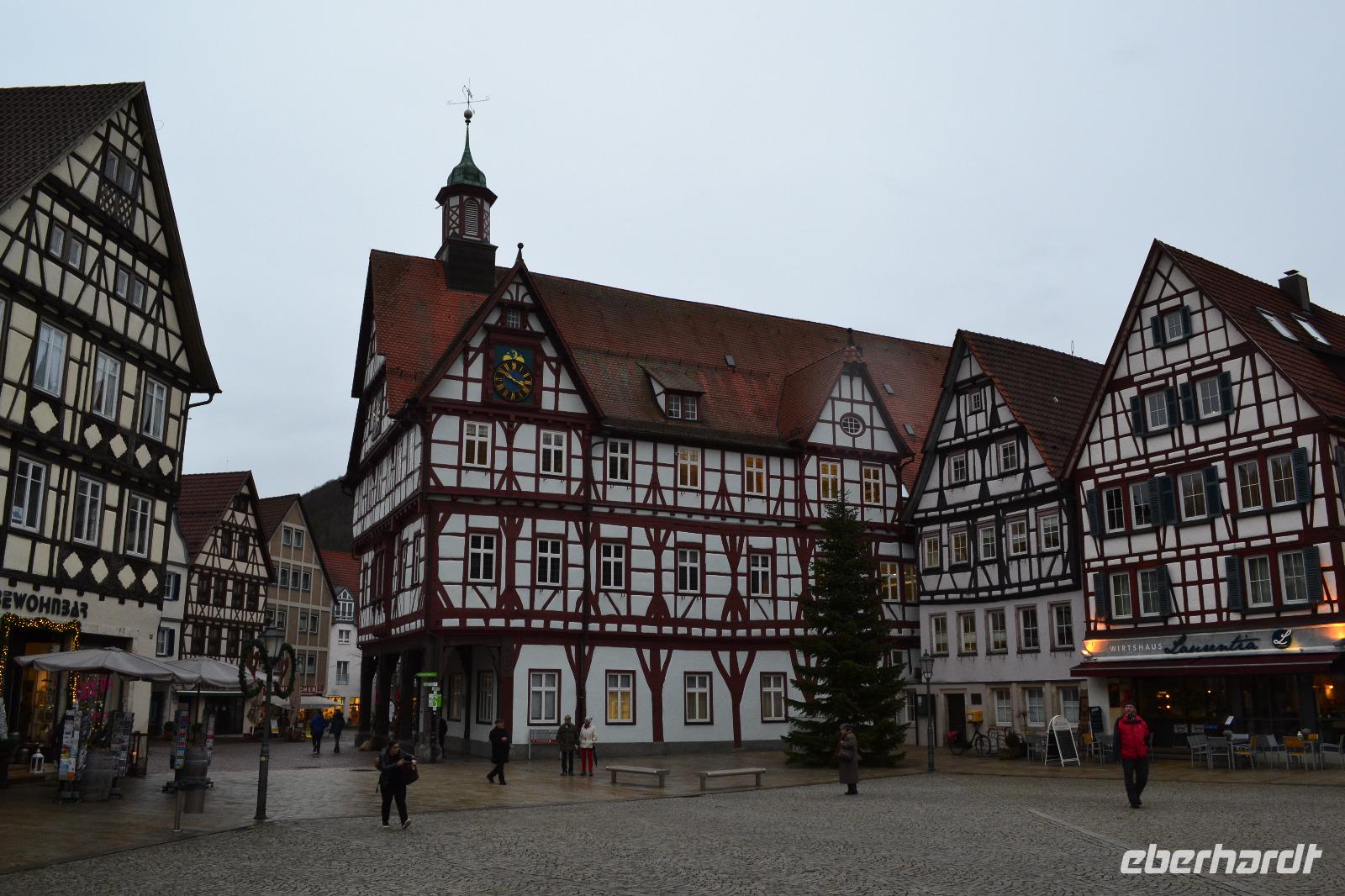 Fahrt durch das Ländle - Marktplatz von Bad Urach
