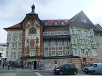 Kunstvoll bemalte Fassade im Isarufer