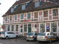 Auf Ortsrundgang durch Jork 