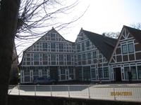 Auf Ortsrundgang durch Jork 