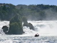 Ein Schiff am Mittelfelsen