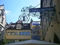 Schöner Ausleger in der Maximillianstraße der Stadt