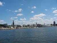 Blick von der Aussichtsterrasse am Alten Elbtunnel  auf die City
