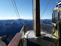 Hinuntert mit Seilbahn