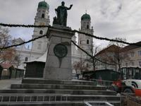 Denkmal für den ersten bayrischen König Maximilian   -   Max-Denkmal.
