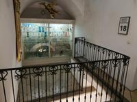 Typisches Passauer Treppenhaus im Glasmuseum.