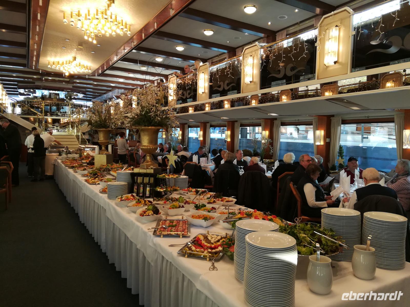 Das festliche Buffet ist angerichtet...