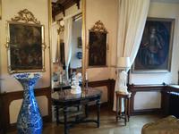 Über Jahrhunderte hinweg immer zeitgemäße Veränderung der Innenausstattung.