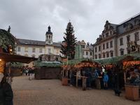 Weihnachtsmarkt im Hof von Schloss Turn & Taxis in Regensburg