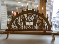 Schwibbogen mit erzgebirgischem Motiv