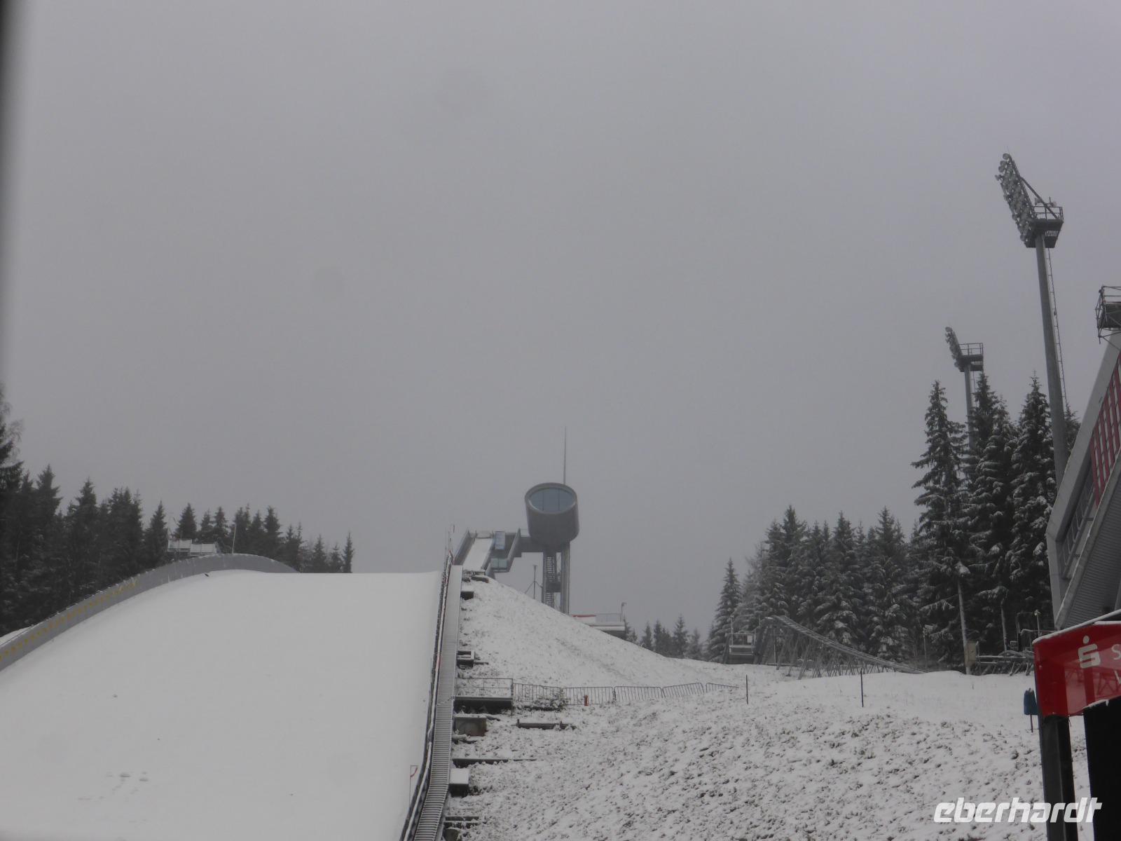 Blick zur Sprungschanze Vogtlandarena Klingenthal.