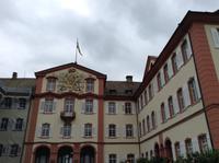 Eingangsportal des Schlosses auf Mainau