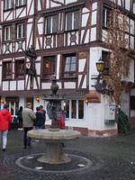 DSCN4800  Karlsbader Brunnen Bernkastel Kues