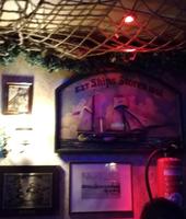 Einkehr bei der Kiez-tour - Hans Albers Klause Hamburg