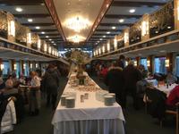 Galaschifffahrt auf der Donau - Das Kuchenbuffet ist aufgebaut