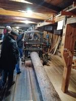während der Führung durch die Windmühle, im Sägewerk