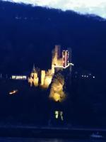 Burg Eltz oberhalb  bei Wierschem