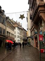 Mit wenigen Interessierten auf dem Weg nach Alt-Strassburg!