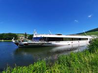 Flusskreuzfahrt mit A-ROSA FLORA • Ankern in Bernkastel-Kues