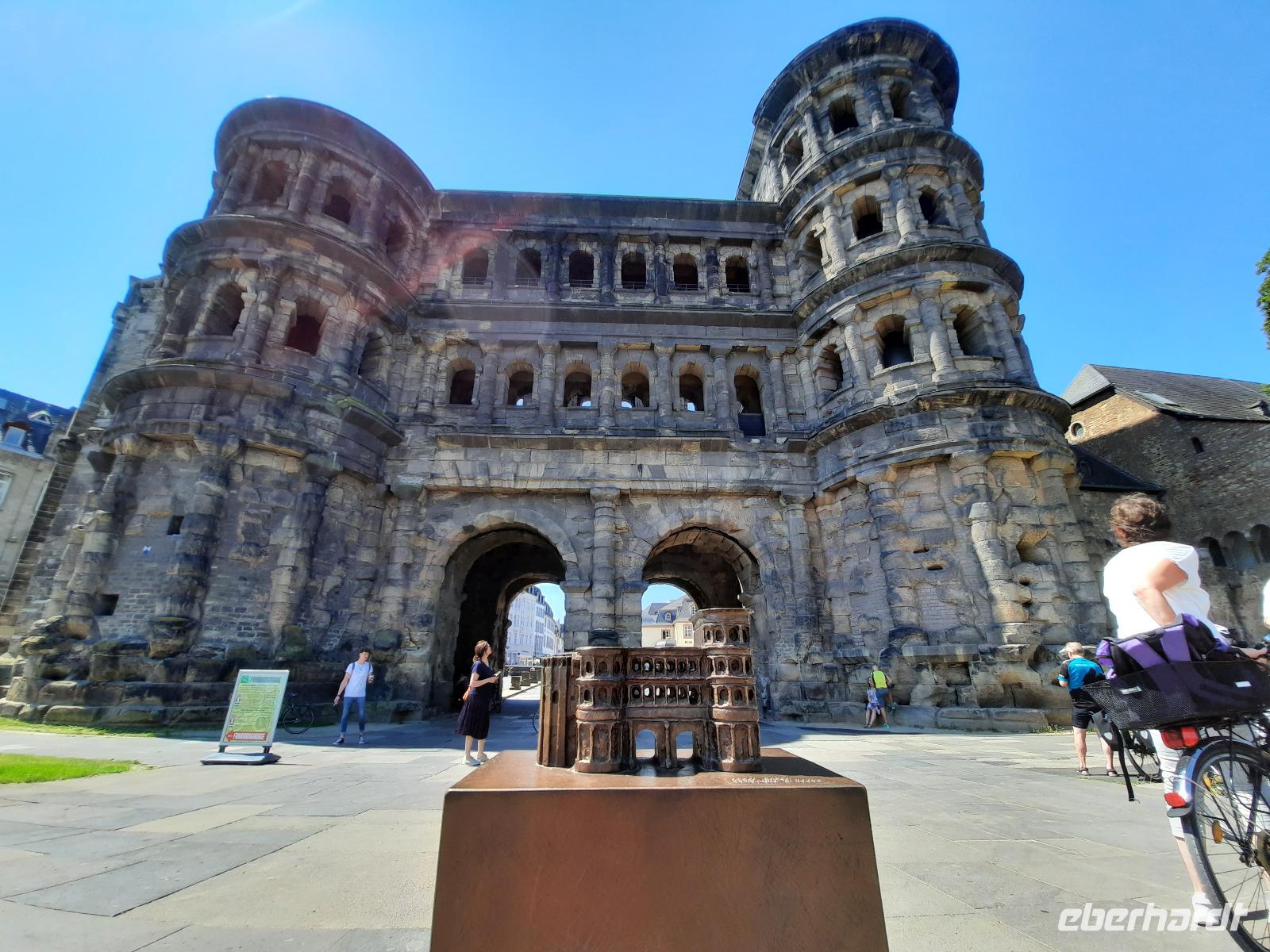 Flusskreuzfahrt mit A-ROSA FLORA • Porta Nigra in Trier