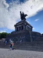 Flusskreuzfahrt mit A-ROSA FLORA • Kaiser-Wilhelm-Denkmal am Deutschen Eck in Koblenz