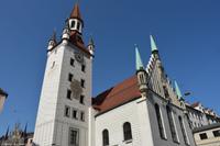 München - Am Viktualienmarkt und Marienplatz