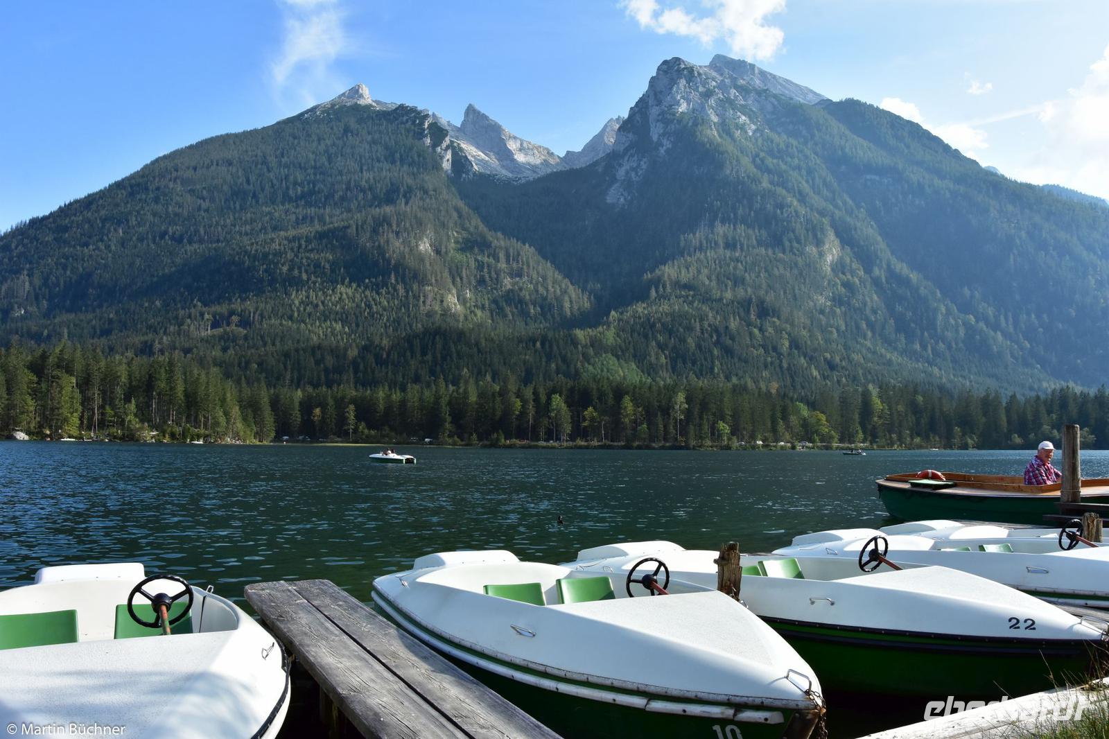 Himtersee - Blick zur Schärtenspitze, rechts davon schaut die Blaueisspitze heraus, ganz rechts Kleinkalter und Hochkalter (2.608 m)